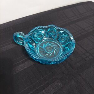 VTG Blue Glass McKee Pres Cut Aztec Pattern Nappy Bowl 5"